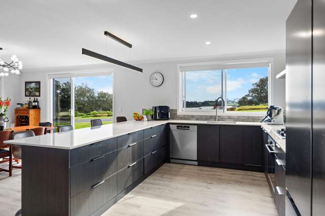32 OMAHURU ROAD  "Kahawai Point" Glenbrook_3