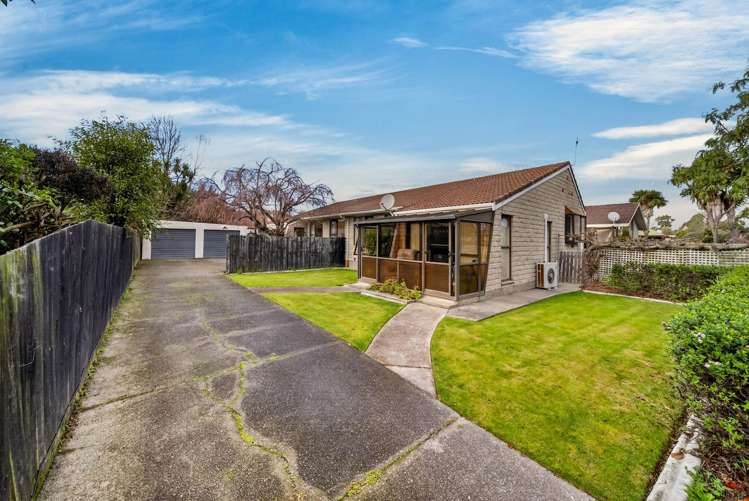 2/44 Chipping Lane Redwood_18