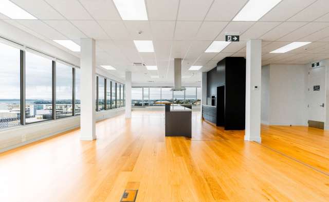 GLORIOUS GILLIES OFFICE WITH PANORAMIC VIEWS