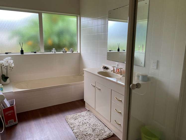 27 Muirfield Street Wattle Downs_6