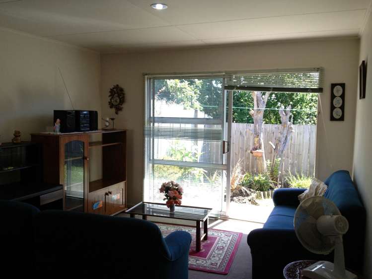 2/80 West Coast Road Glen Eden_4