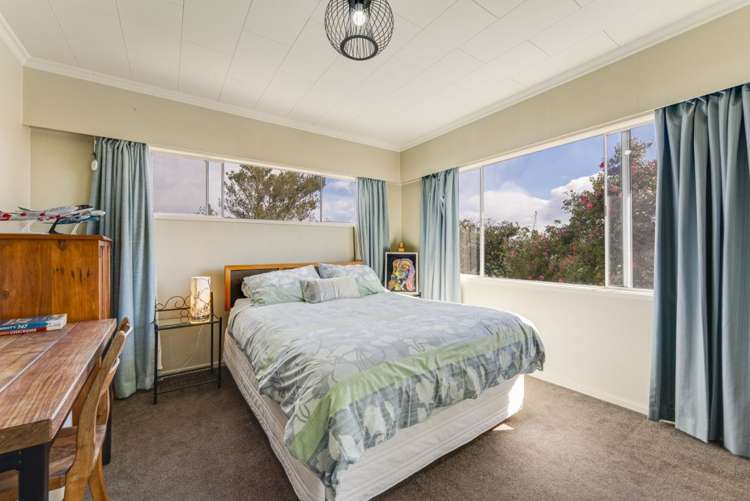 5 Shelley Crescent Stoke_12