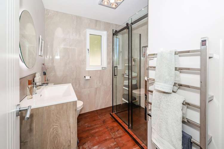 5 Churchill Road Green Island_10