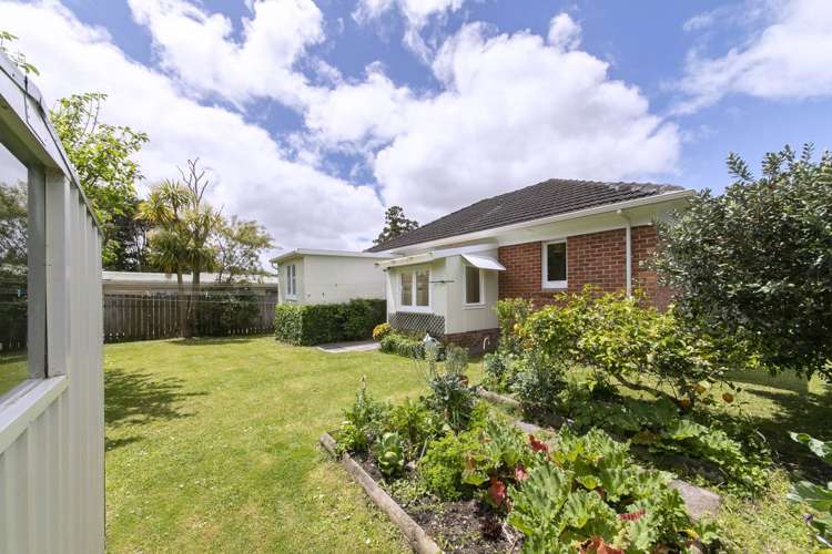 81 Atkinson Road Titirangi_11
