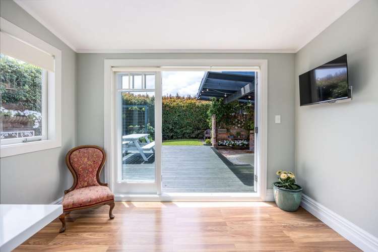 8 Craigbank Avenue New Lynn_5