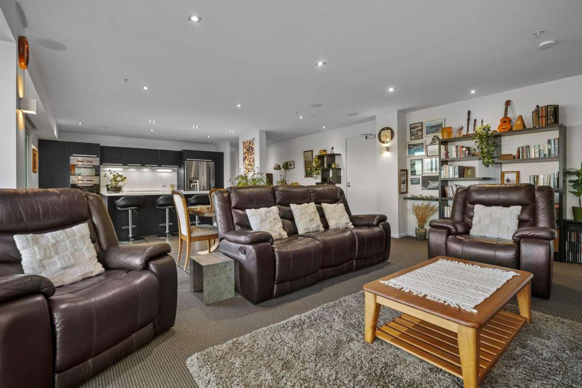5/50B Cross Road (Apt 202 Nautilus)_2
