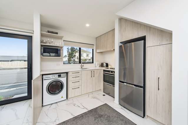 2/241 Lincoln Road Addington_3