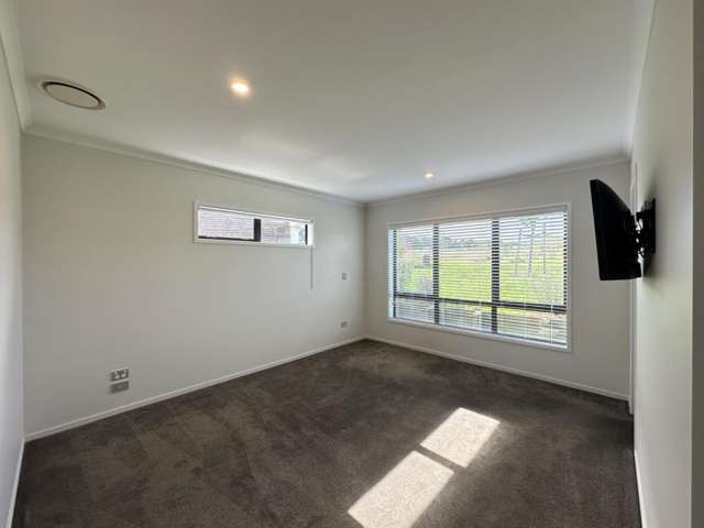 23 Helenvale Crescent 1765_1