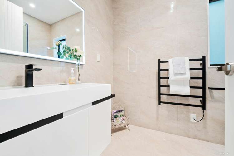 221c Murphys Road Flat Bush_19