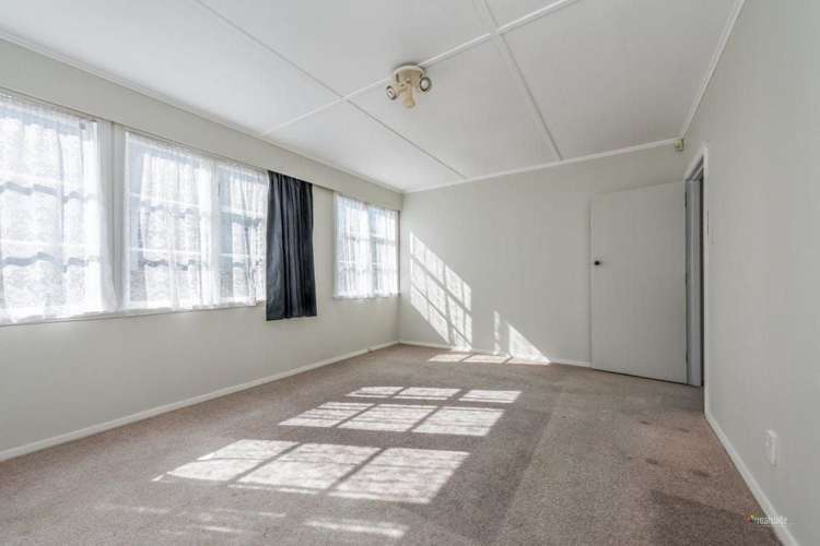 1258 High Street Taita_9