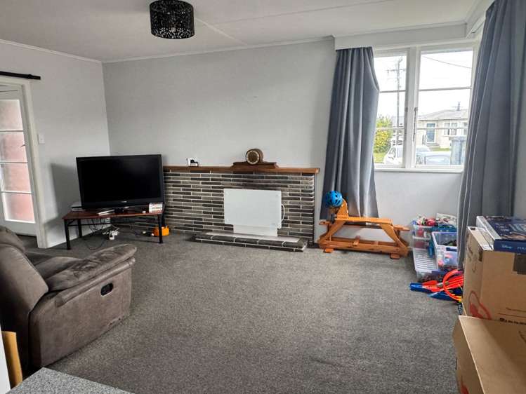  11 Macmillan Place Feilding_4