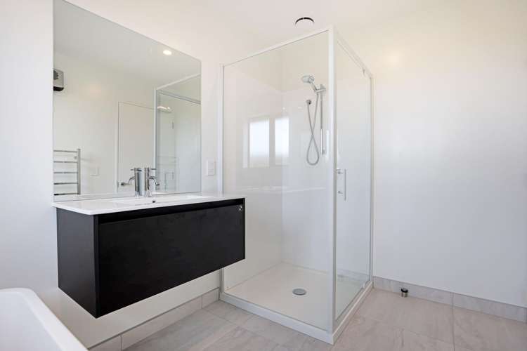 52 Strowan Avenue Elgin_24