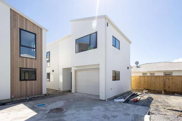 Fresh on the Market: Modern Upper Hutt Living!