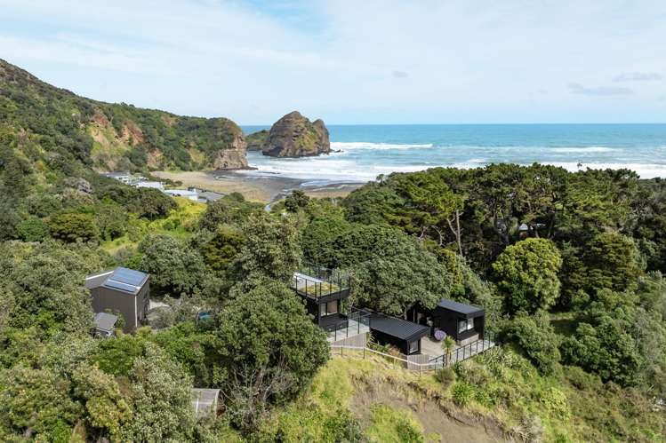 21a Beach Valley Road Piha_1