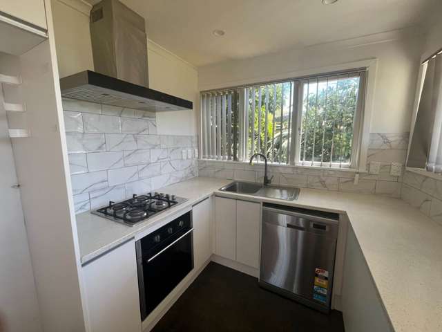 2 Glengarry Road Glen Eden_3