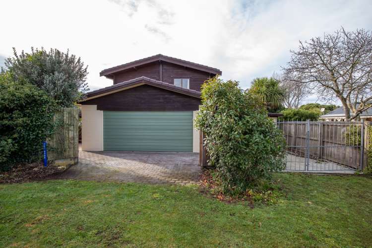 89 Pacific Drive Southbridge_17