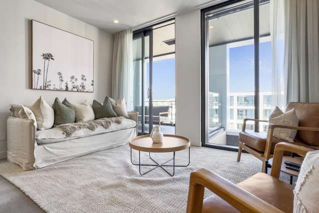 Stylish 2 bed lock and leave!