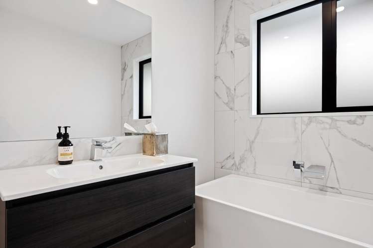 13 Selfe Crescent Burwood_16