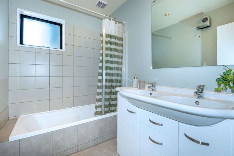 62 Solomon Avenue Redwood_15