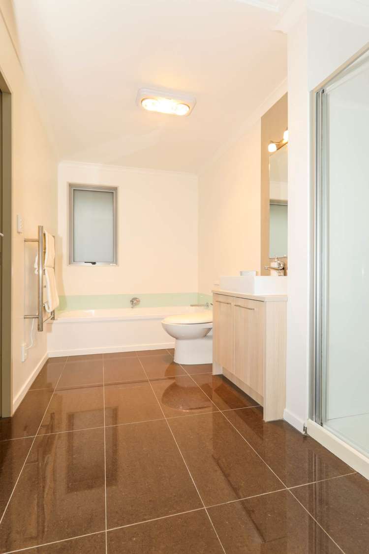 17 Lane Cameron Place Flat Bush_13