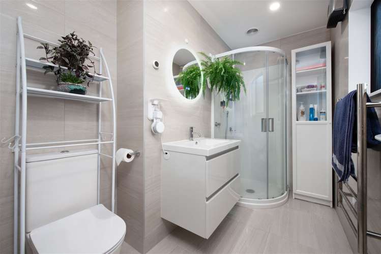 11 Kaimai Avenue Massey_13