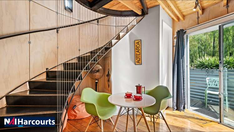 SiloStay Christchurch Akaroa Road_0