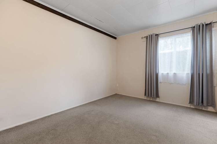 13 Amokura Street Fairy Springs_15