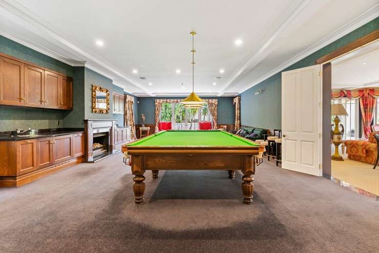 The Sumich Chaplin-designed mansion at 320 Kohimarama Road, in Auckland's St Heliers, was the first house to break the <img0m price ceiling in New Zealand. Photo / Supplied