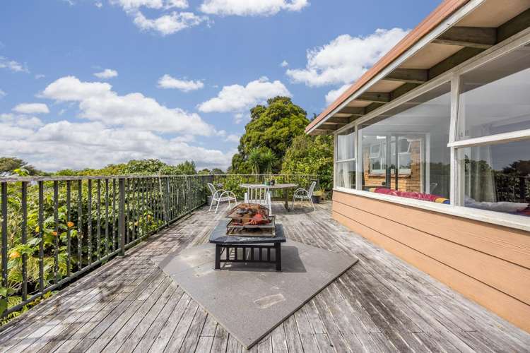 453 Scenic Drive Waiatarua_15