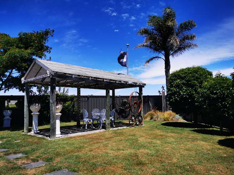 16 Heynes Place Clive_6