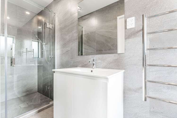 43c Fitzherbert Avenue West Harbour_19