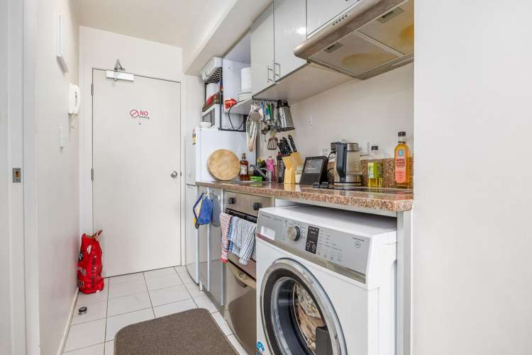 Apartment 9C/113 Vincent Street City Centre_10