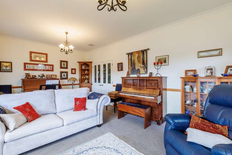 71 Cashmere Drive Fitzherbert_9