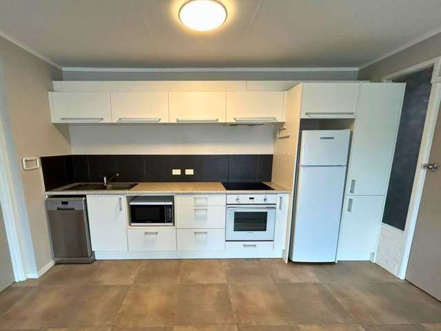 1/24 Grassways Avenue Pakuranga Heights_2