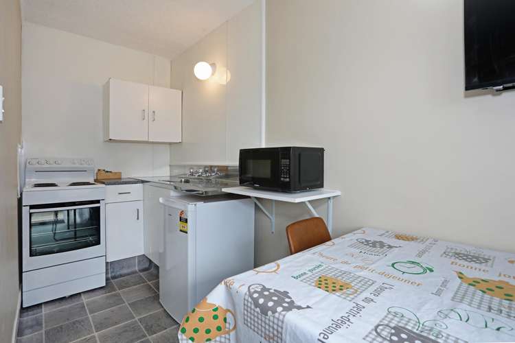 167 Fitzherbert Avenue West End_15