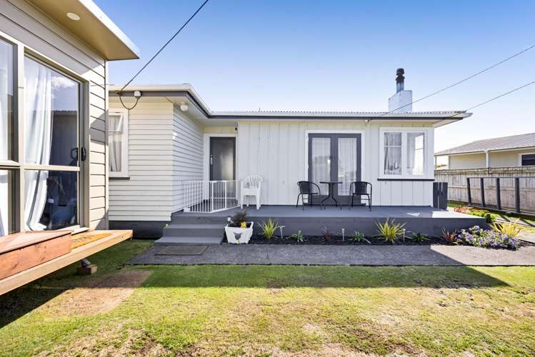 8 Pacey Avenue Hawera_1