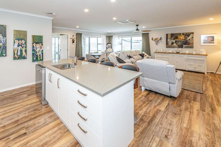 34 Tirimoana Place Otamatea_11