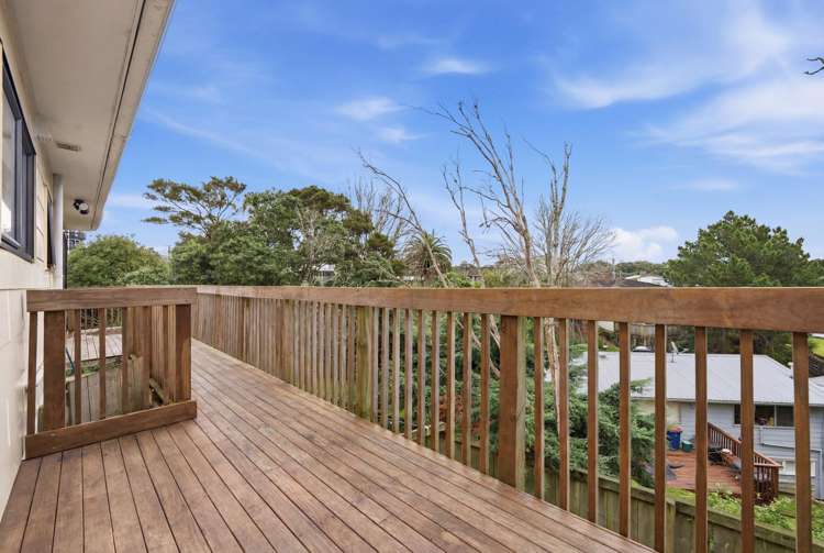 2/8 Sunnyfield Crescent Glenfield_11