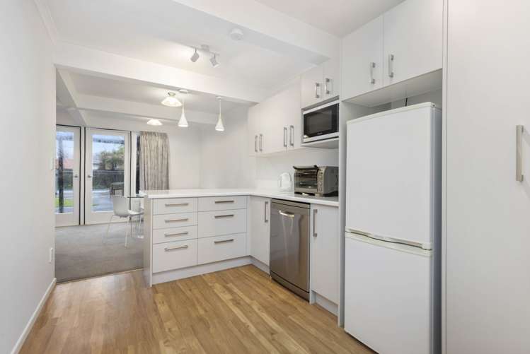 103 Cook Street Hamilton East_25