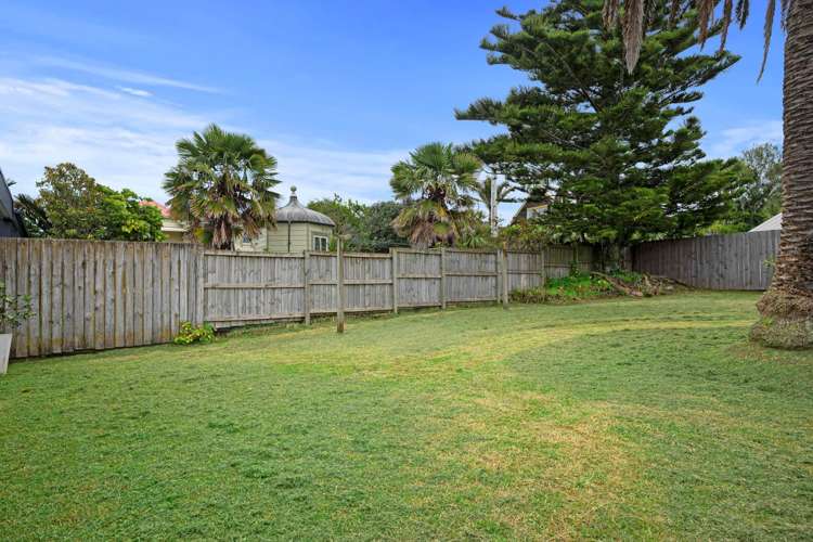 5 Shoal Bay Road Devonport_11