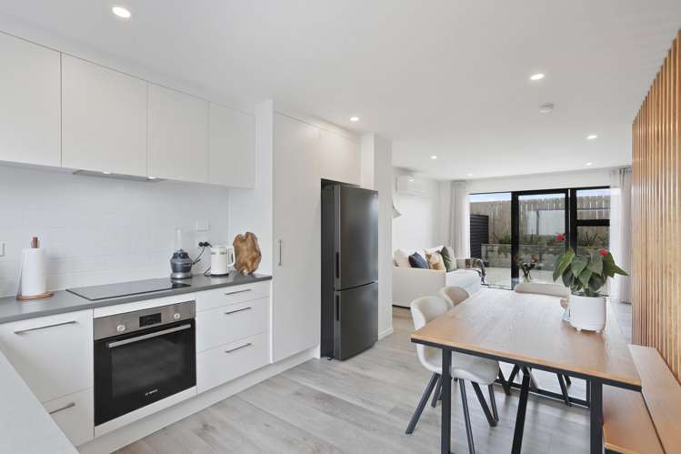 37 Ara Mara Hua Henderson_1