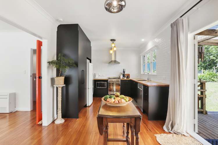 11 Tane Road Laingholm_7