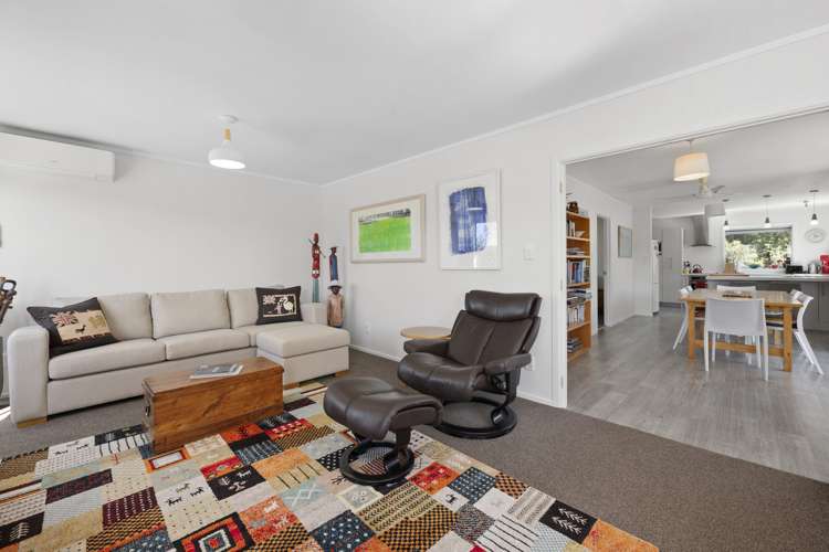 19 Te Heuheu Parade Lake Taupo (East)_8