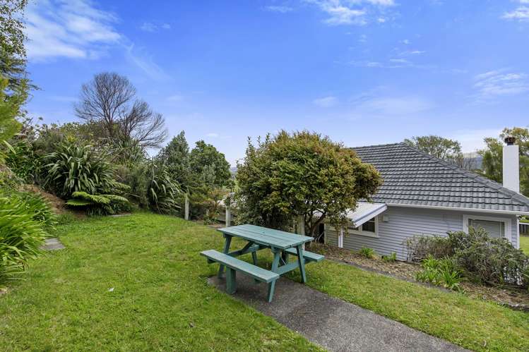 214 Waddington Drive Naenae_19