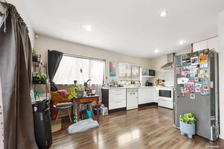 17b Scotstoun Place Glen Eden_12