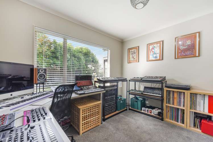 2 Heritage Crescent Richmond_17