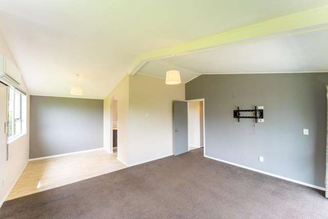 2/23 Baker Street West End_3