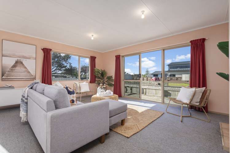 11 Te Kiri Street Himatangi Beach_3