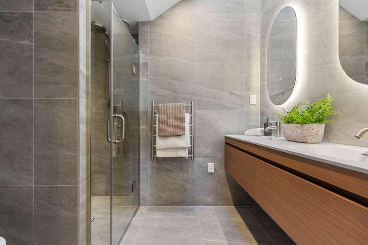 26-28 Weybridge Crescent Glen Innes_13