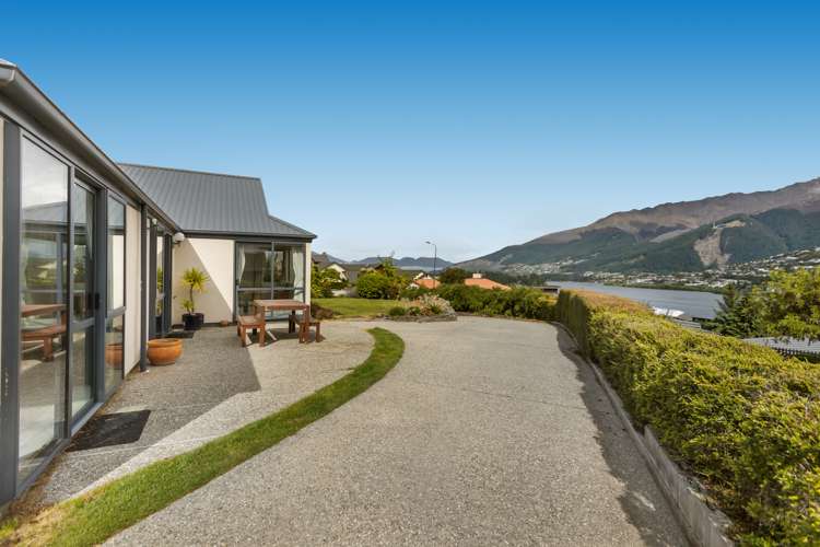 8 Elizabeth Place Kelvin Heights_13